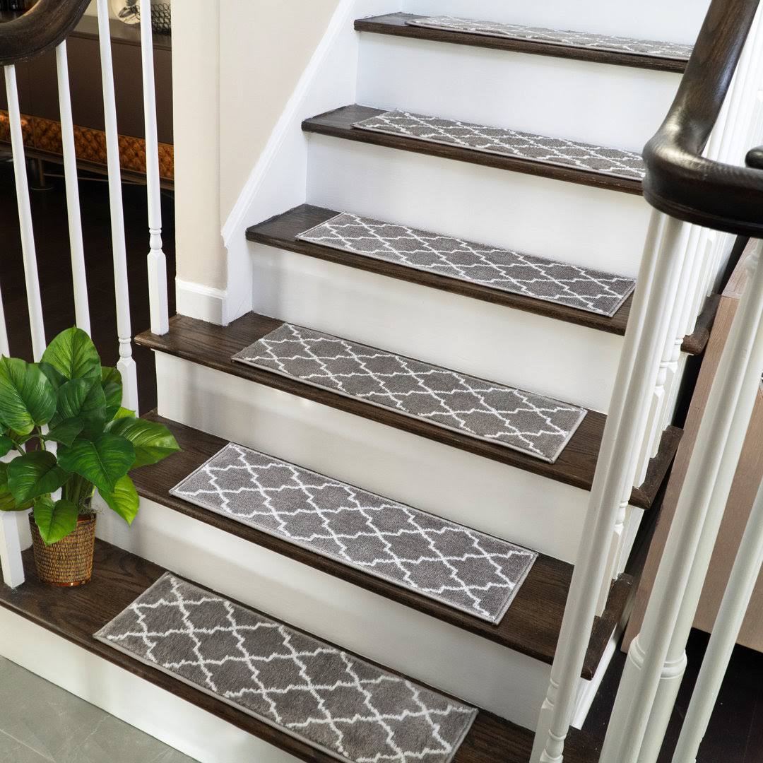 Genebern Soft Non -Slip Indoor 9" x 28" Stair Tread (Set of 4) Charlton Home Color: Gray