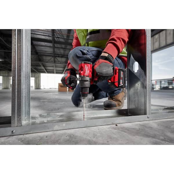 M18 FUEL 18-V Lithium-Ion Brushless Cordless Hammer Drill/Impact Combo Kit W/1/2 in .Impact Wrench Kit w/(4) Batteries