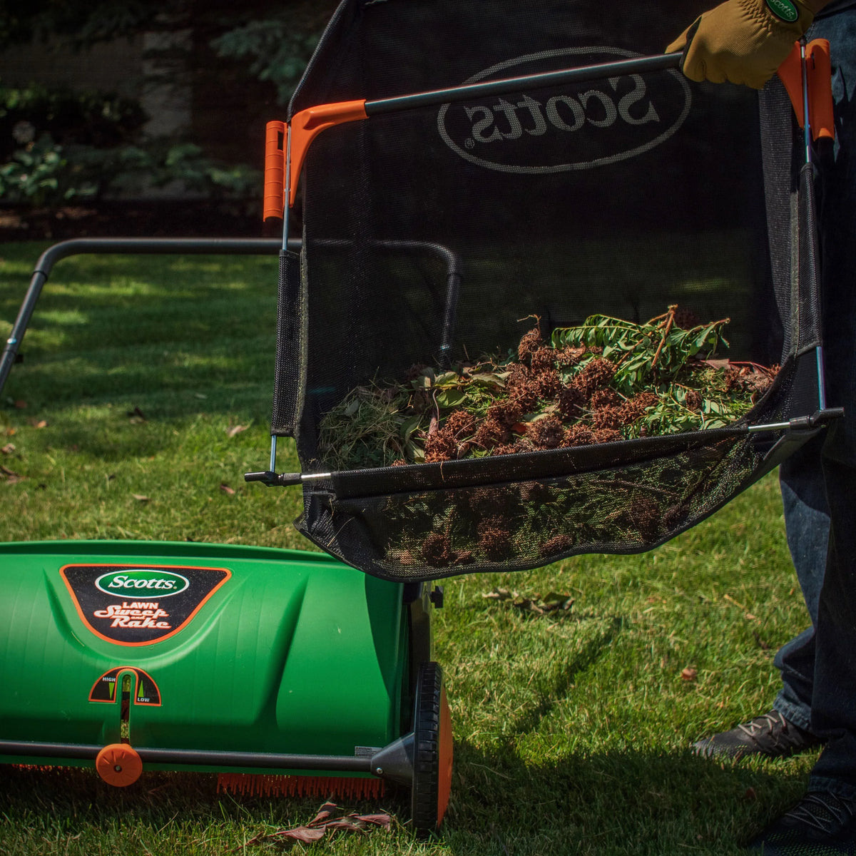 Scotts LSW70026S 26 - Inch Push Lawn Sweeper