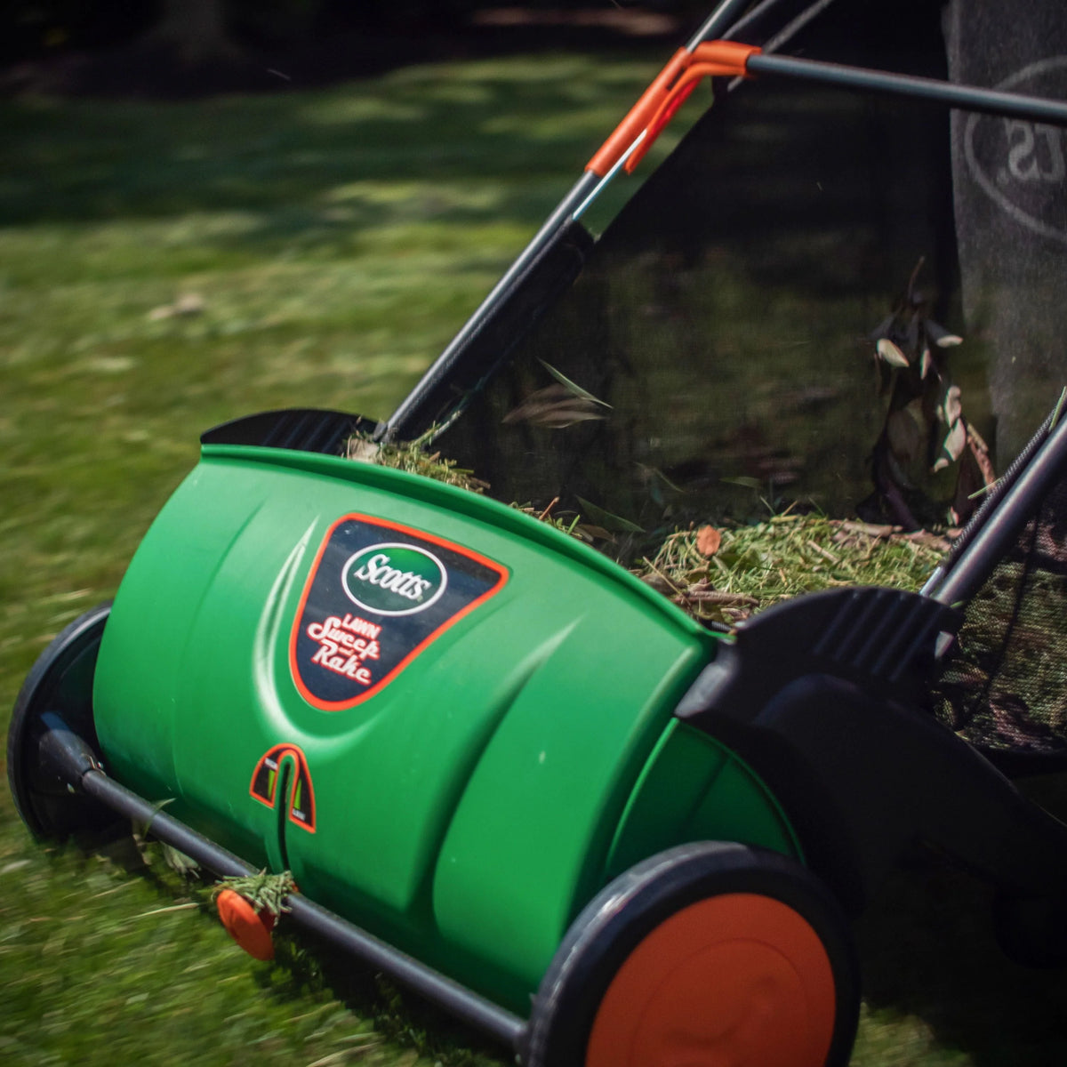 Scotts LSW70026S 26 - Inch Push Lawn Sweeper